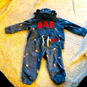 Gap outer space outfit